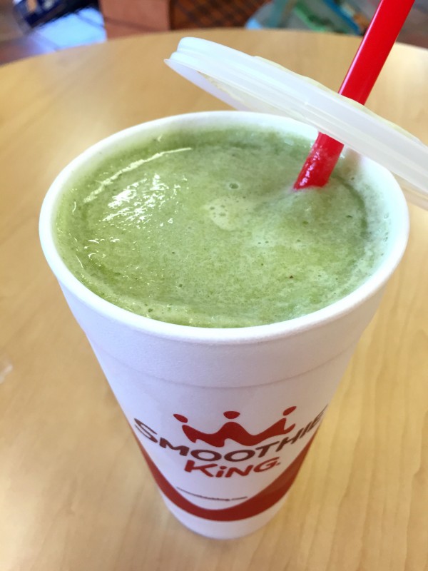 Apple Kiwi Kale Smoothie with Smoothie King Mommy Hates Cooking