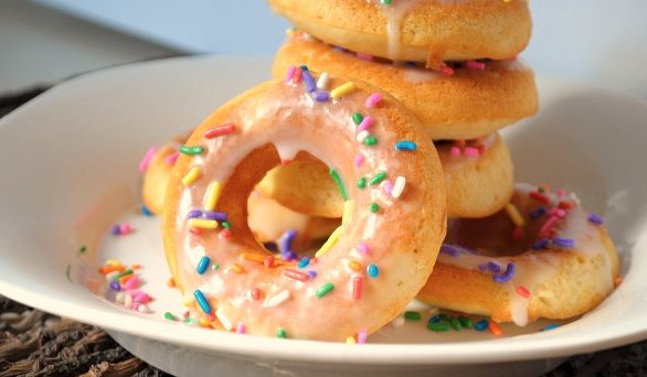 gluten-free baked vanilla doughnuts 