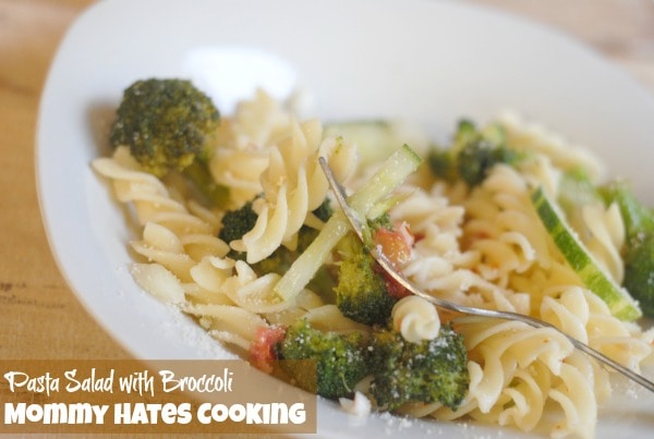 Pasta Salad with Broccoli I Mommy Hates Cooking #PMedia #ad #eMealstotheRescue