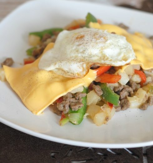 Cheesy Sausage & Egg Hash I Mommy Hates Cooking