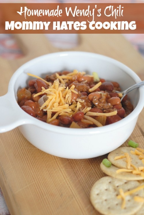 Recipe - Homemade Wendy's Chili {Great for Chili Dogs} I Mommy Hates Cooking #GlutenFree