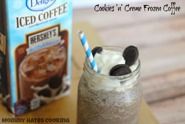 Cookies 'n' Cream Frozen Coffee I Mommy Hates Cooking #sponsored #IcedDelight