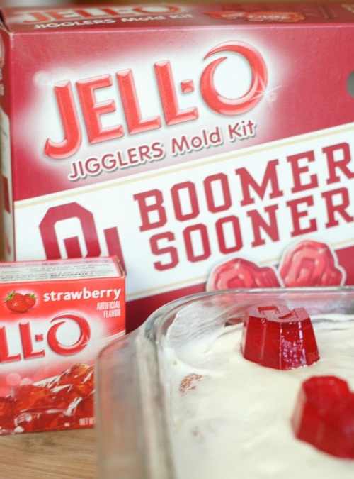 Boomer Sooner Strawberry Cake I Mommy Hates Cooking #TeamJellO #Shop