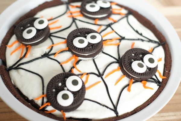 Spider Pudding Pie I Mommy Hates Cooking #TruMooHalloween #CleverGirls