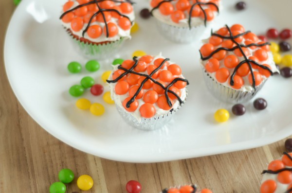 Slam Dunk Cupcakes #SkittlesTourney #ad