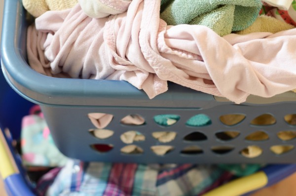 5 Ways to Keep Clothes Bright with all Radiant #RadiantLaundry #ad