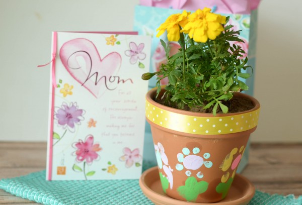 Best Mother's Day Ever & Flower Planters #BestMomsDayEver #ad 