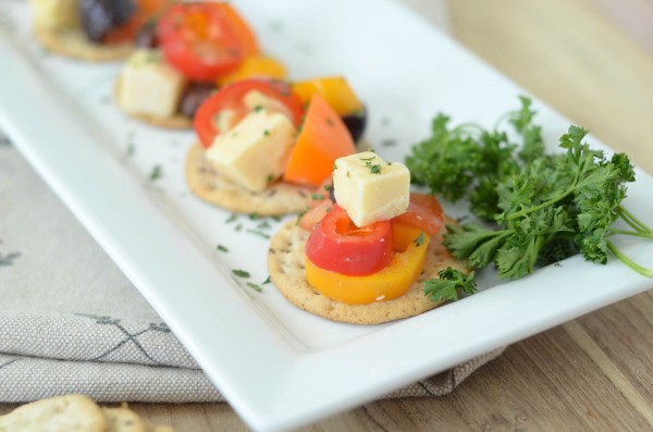 Cheese & Veggie Topped Crackers #BretonGlutenFree #ad 