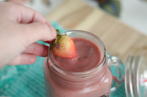 Chocolate Strawberry Smoothie I Mommy Hates Cooking #SoySwaps #ad 