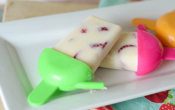 Strawberry Cheesecake Pudding Pops #DairyPure #ad 
