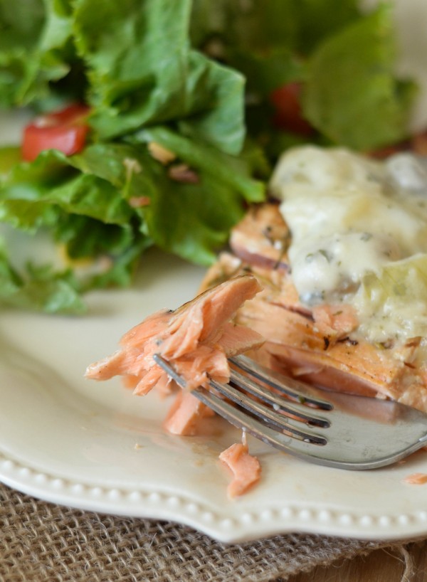 Garlic Rosemary Seared Salmon with White Wine Sauce #FrozentoFork #ad 