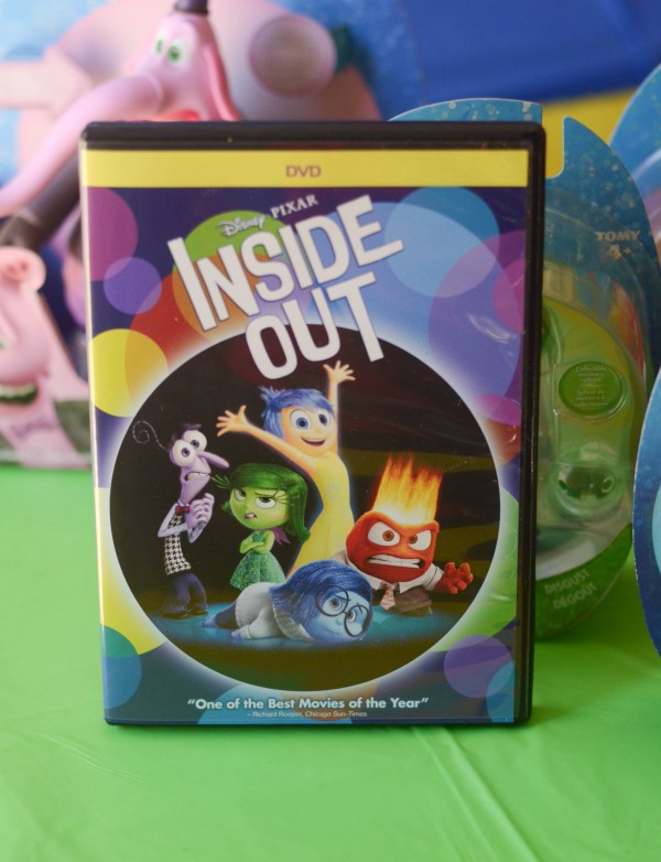 Disney's Inside Out Party #InsideOutEmotions {ad} - A simple guide to throwing an Inside Out Movie Watch Party!