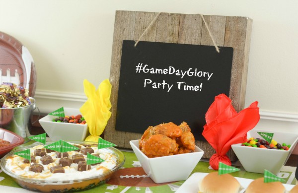 SNICKERS® Cheesecake & Game Day Glory Party #GameDayGlory #ad 