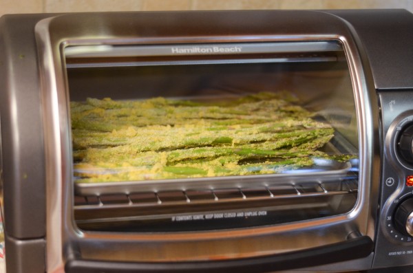 Toaster Oven Giveaway & Baked Parmesan Asparagus #EasyReach #Sponsored #Giveaway @Target @HamiltonBeach