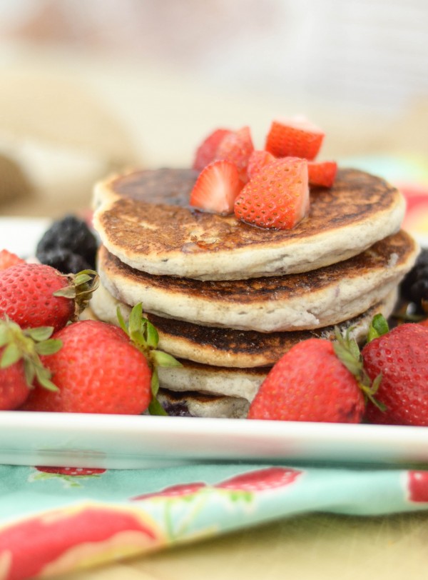 Gluten Free Pancakes with Berries 