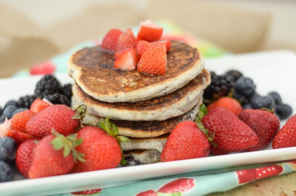 Gluten Free Pancakes with Berries 
