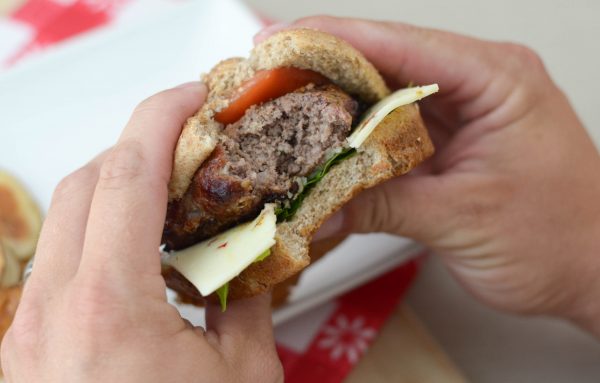 Hearty Backyard Burgers #BurgerTour @GiantFoodStore #ad