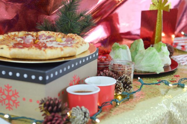 Holiday Pizza Party #FreschettaFresh #ad 