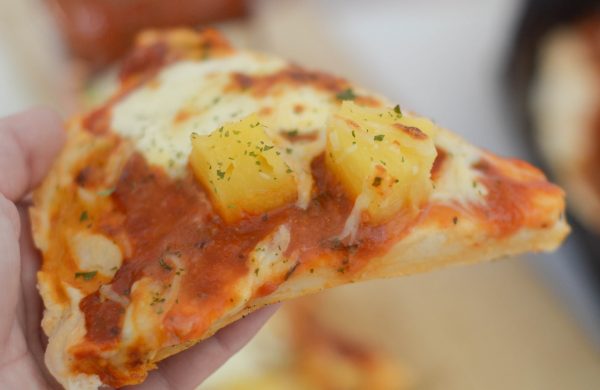 Deep Dish Hawaiian Pizza #RaguTailgating #ad