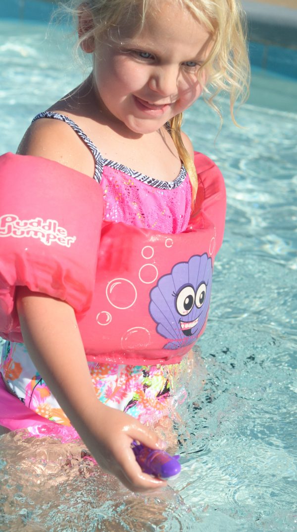 Summer Fun with Lil' Fishys #LilFishys #Pool #SummerFun AD