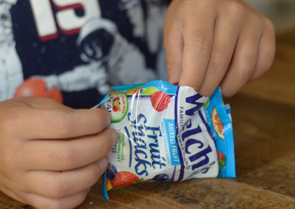 5 Ways to Help Teach Kids to Pack Their Lunch #WelchsFruitSnacks AD