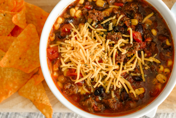 slow cooker beef taco soup