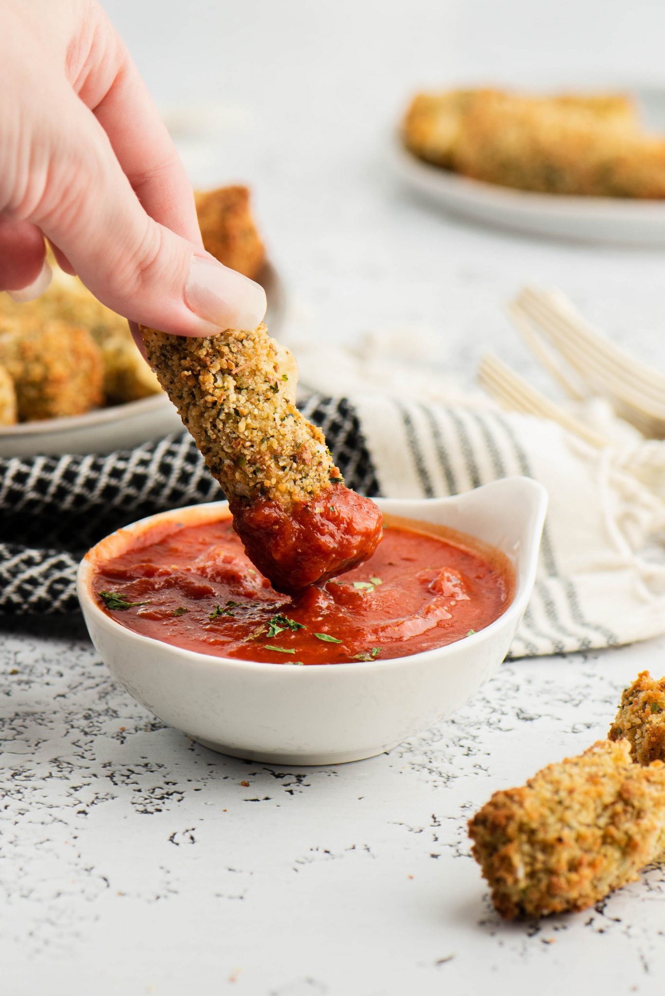 Ninja Foodi Mozzarella Sticks (GlutenFree) Mommy Hates Cooking