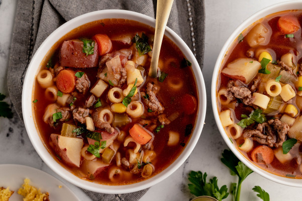 INSTANT POT BEEF AND VEGETABLE SOUP