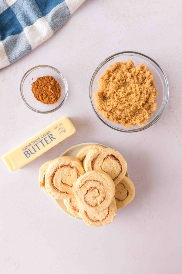 cinnamon roll bundt cake ingredients
