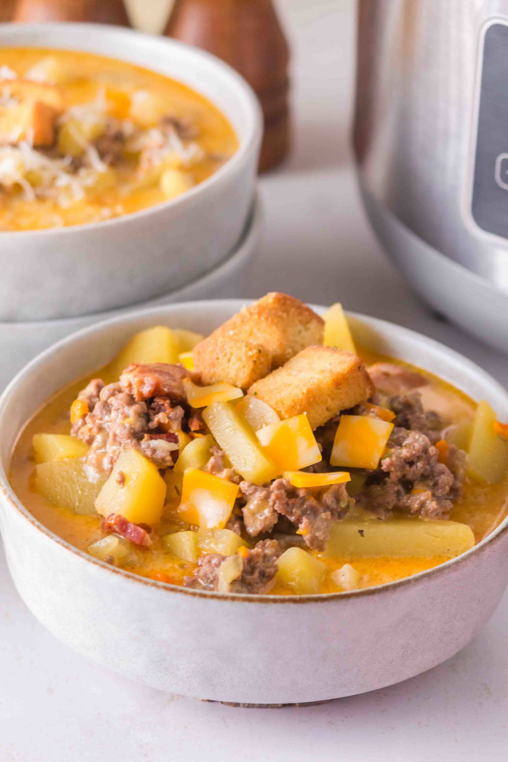 Gluten-Free Slow Cooker Cheeseburger Soup