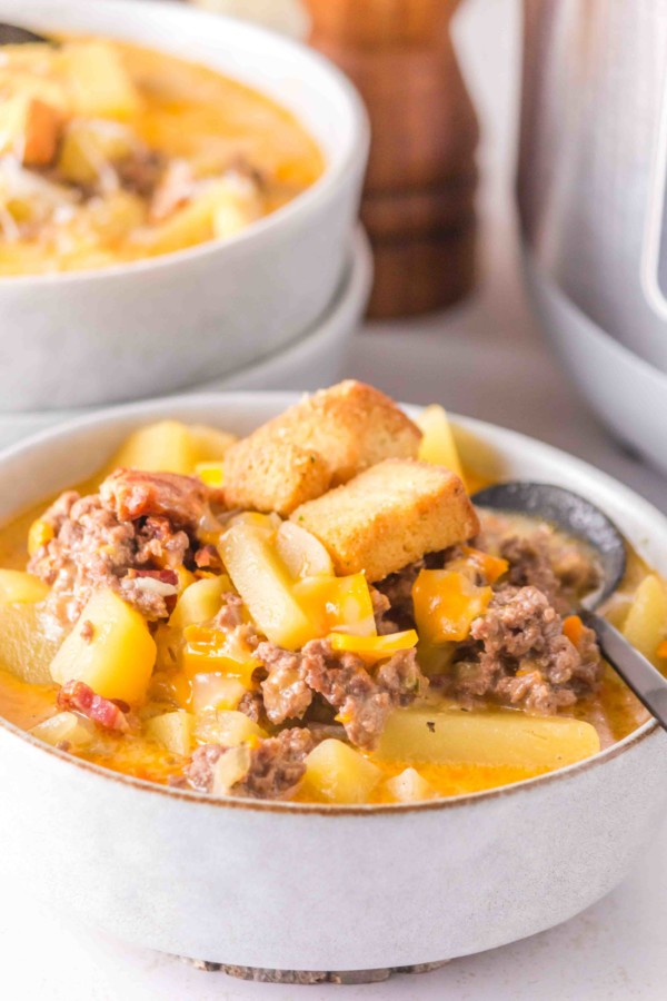 gluten free slow cooker cheeseburger soup