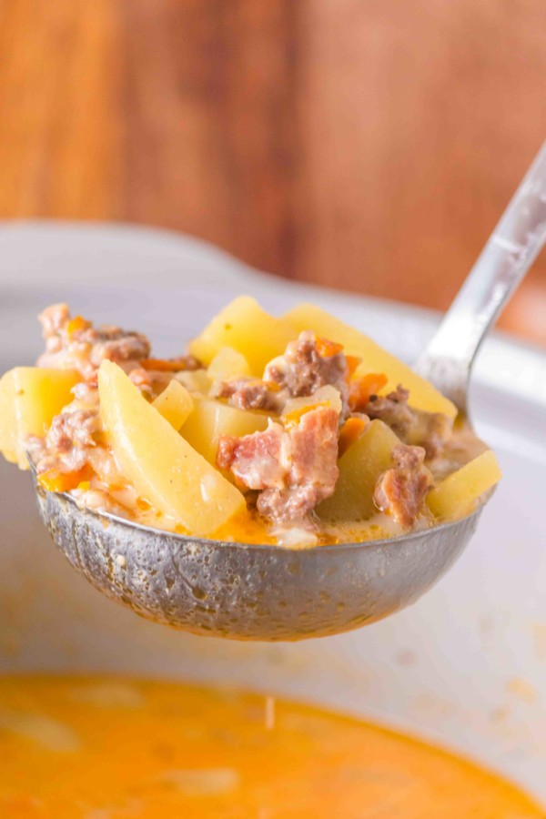 gluten free slow cooker cheeseburger soup