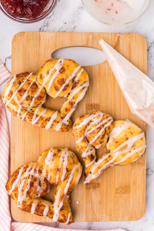 heart shaped cinnamon rolls with refrigerated dough